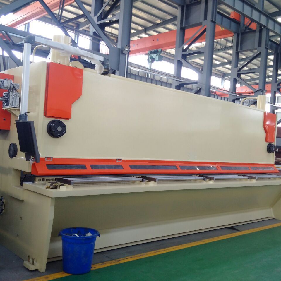 126m guillotine shears.jpg