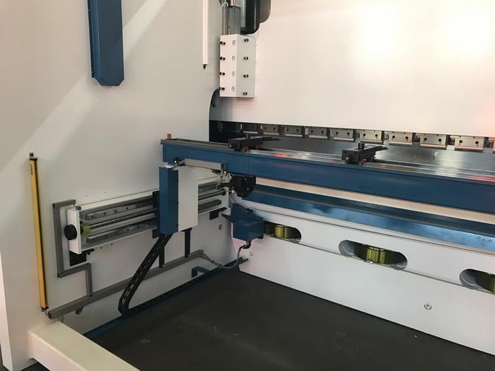 AHYW Yawei XR  2 axis cnc controlled 4m press brakes